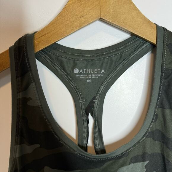 Athleta Green Camo Print Limitless Keyhole Tank Top Size XS - Picture 3 of 8